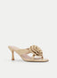 SANDALIA BEIGE DE TACÓN FINO CON FLOR