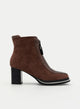 Botas Curtas Marrons Elegantes com Detalhe Metalizado e fecho AZR.
