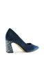 Zapato de salón azul terciopelo y tacón de pedredría