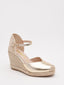 Gold wedges with bracelet closure and jute platform