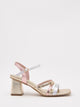Sandalias de tacón dorado con tiras rosa y plateado