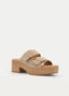 SANDALIA BEIGE DE PIEL CON TACÓN ANCHO Y HEBILLAS DORADAS