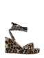 Cuña estampada de leopardo color marrón