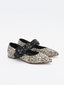 Bailarinas Beige Estampadas con Pulsera Negra y Tachas