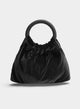 Borsa da sera nera in velluto con manico arricciato.